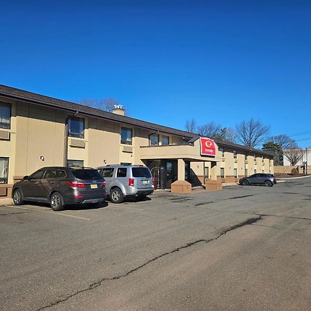 Econo Lodge Woodbridge Iselin Exterior photo