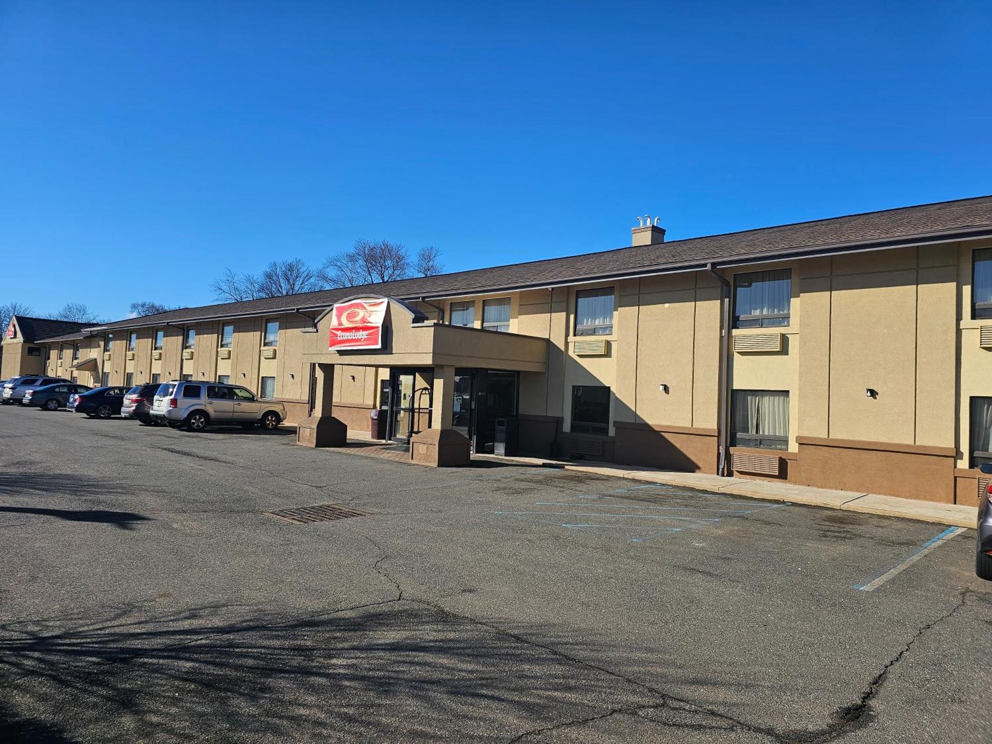 Econo Lodge Woodbridge Iselin Exterior photo